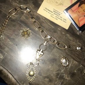 Broken  jewelry/ just pay shipping